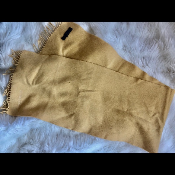 Authentic 100 percent cashmere Burberry scarf - Picture 4 of 9